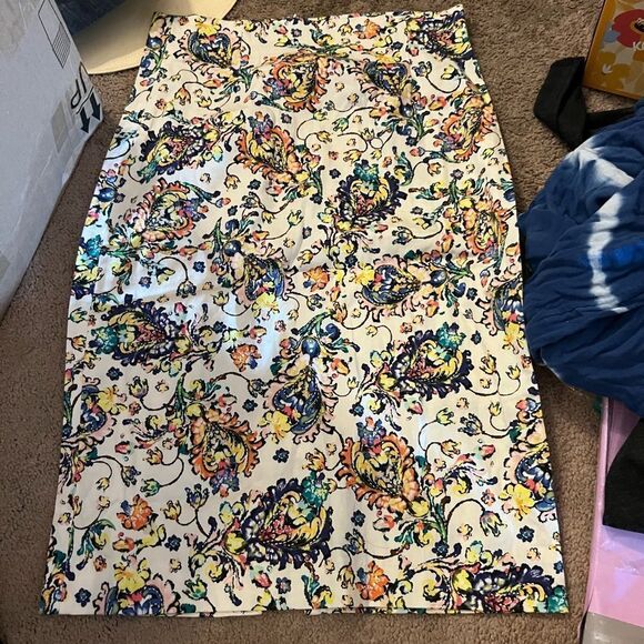 Zara small pencil skirt - Picture 5 of 7